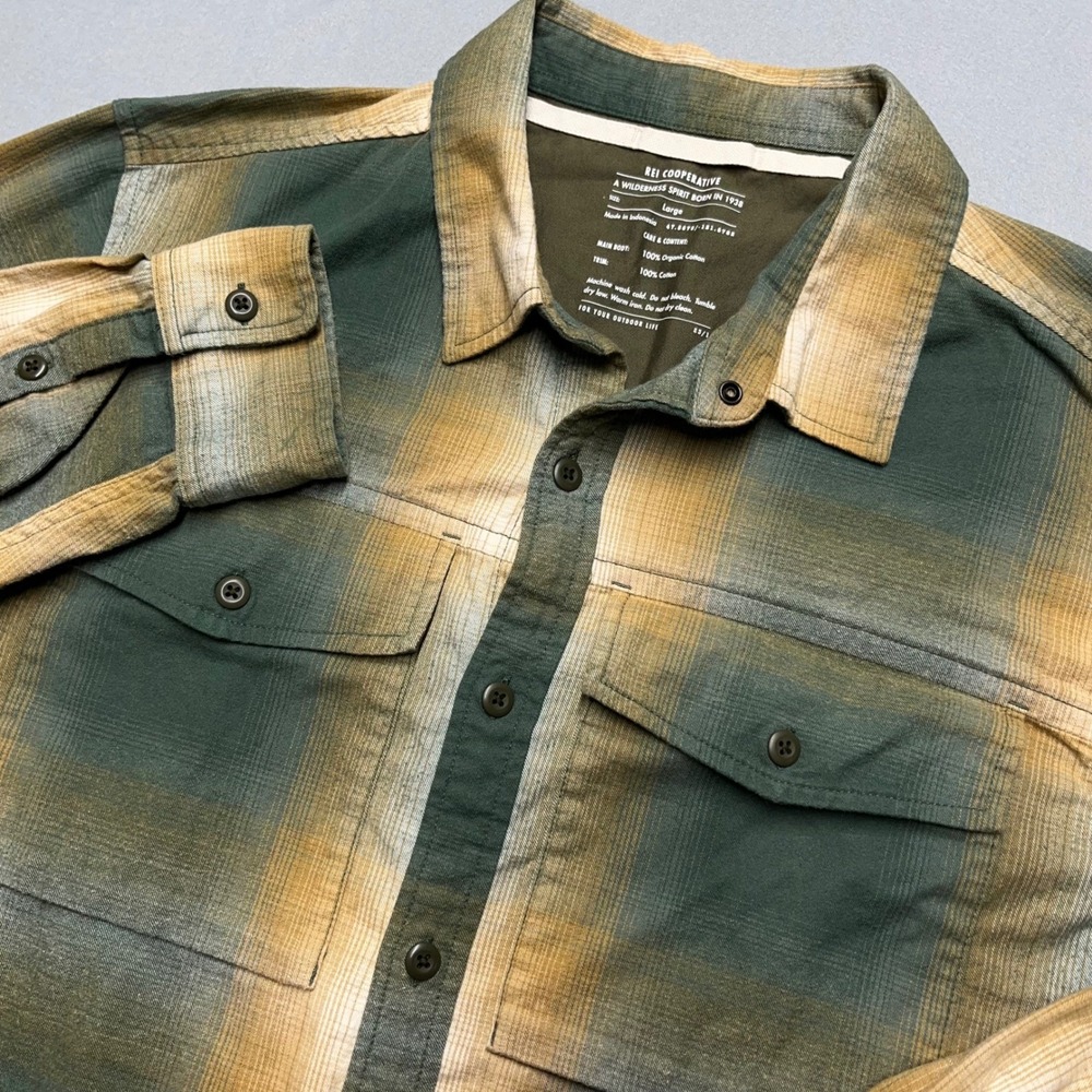 REI Co-op Mens Large Plaid Utility‎ Shirt Green Tan Organic Cotton NWOT 23x29